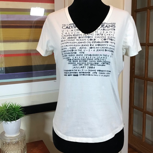 Calvin Klein Women’s White Short Sleeve V-Neck LogoT-Shirt - Picture 1 of 12